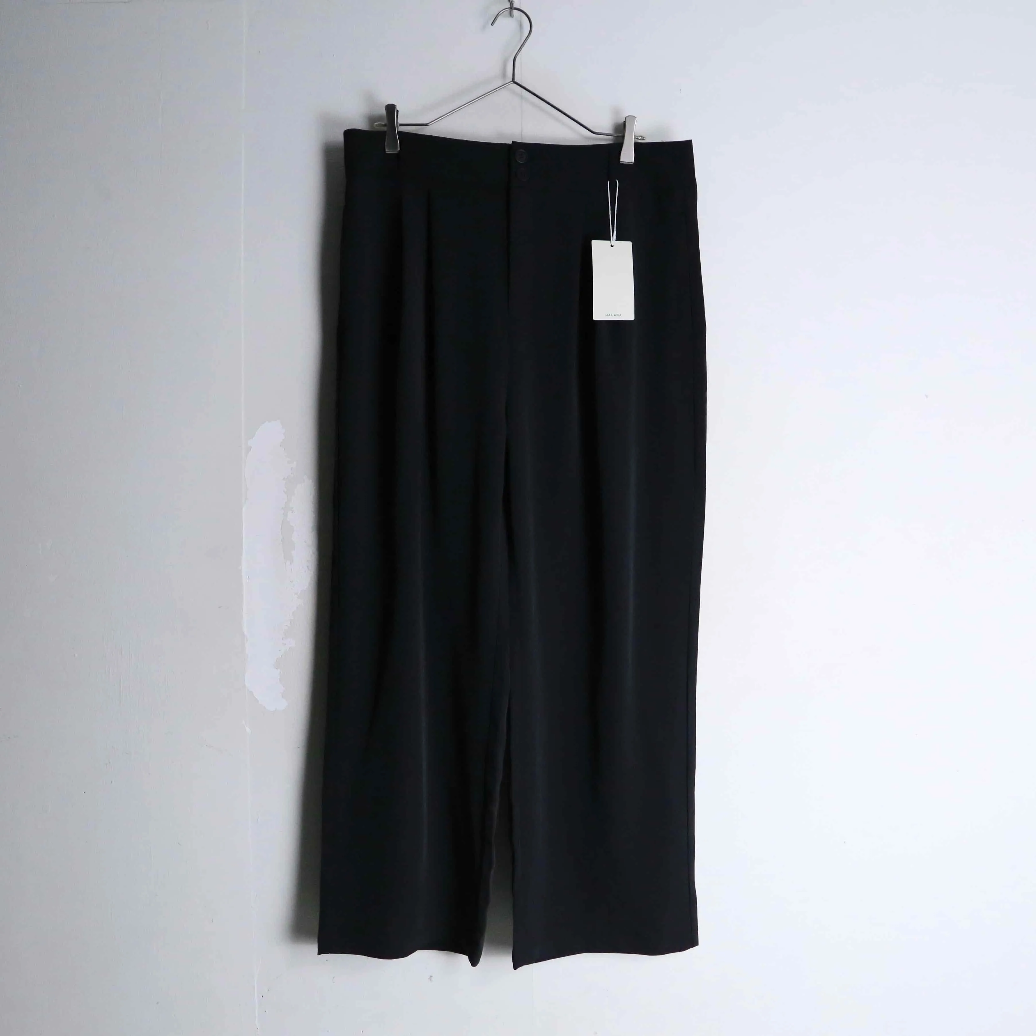 black color 2tuck wide slacks